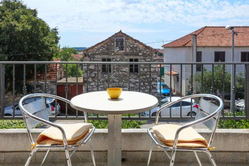 Apartments with parking space Vodice - 24808