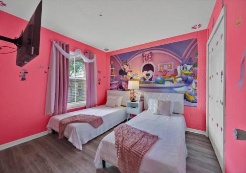 Themed Resort Home 15 min drive to Disney photo 13