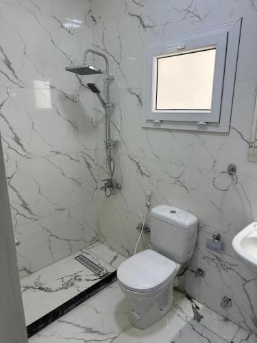 Bilik mandi di Elite Apartment Hurghada