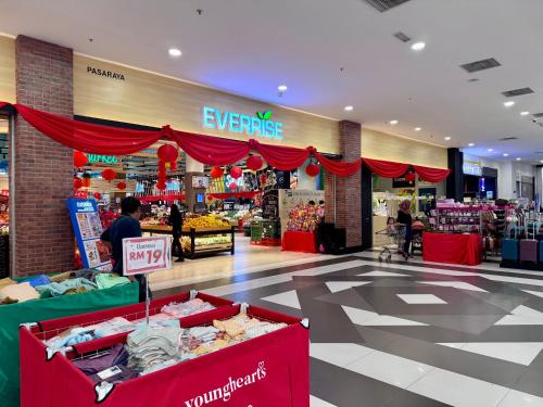 Supermarket nebo jiné obchody v  apartmánu nebo okolí