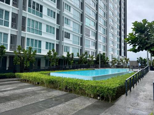 Bazén v ubytování Metrocity Square Condominium 3R2B - 8 Pax nebo v jeho okolí