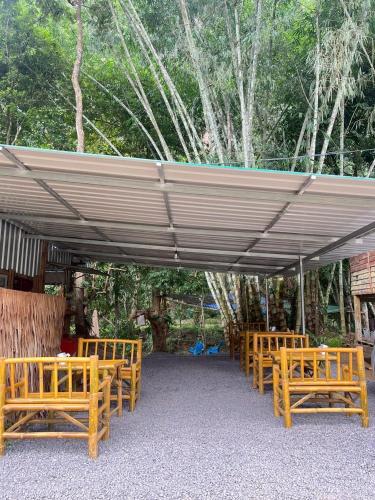 Billede fra billedgalleriet på Khaosok Mysterious Restaurant and Camp ร้านลึกลับริมคลอง i Khao Sok