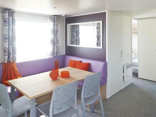 Χώρος καθιστικού στο Mobil home confortable avec terrasse - 3 chambres pour 6 personnes - API-1-52-772