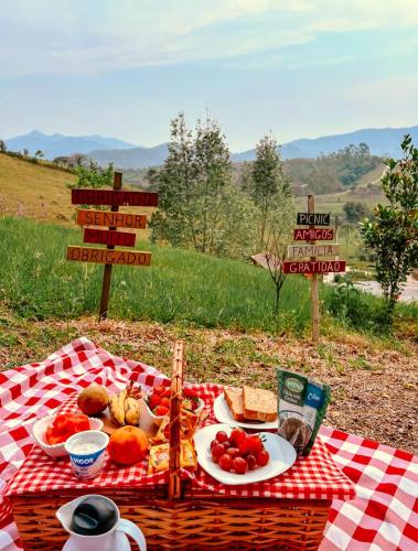 Makanan di atau berdekatan chalet