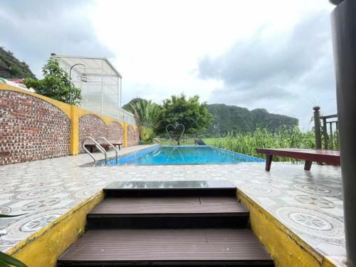 Πισίνα στο ή κοντά στο Tam Coc Camellia Garden Homestays