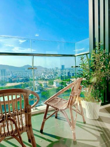 Un balcón o terraza en CSJ TOWER - CSJ Apartment Luxury SeaView Vung Tau City - Căn Hộ Du Lịch Biển Vũng Tàu