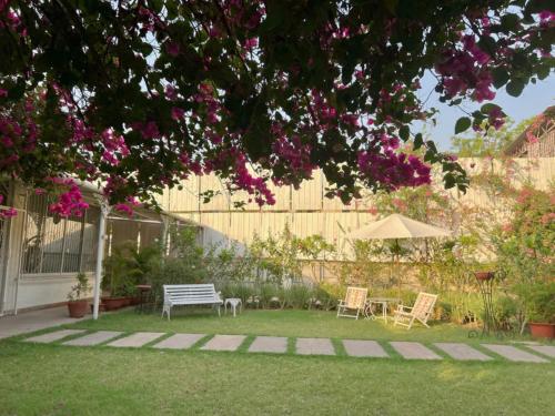 Zahrada ubytování The Studio Cottage, Bhopal