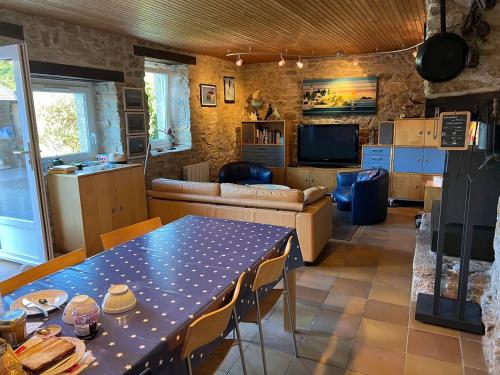 Kuchyň nebo kuchyňský kout v ubytování Maison pleine de charme à 100m de la plage