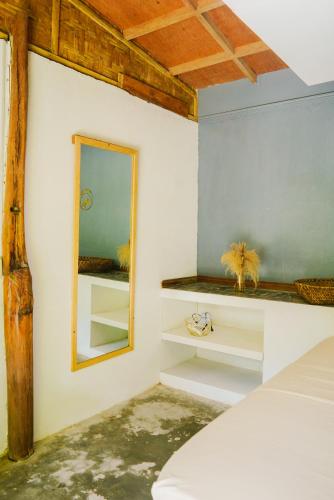 Gambar di galeri bagi Yay Lodge SIARGAO, spacious room with AC & hot shower and fast Starlink Wifi di General Luna