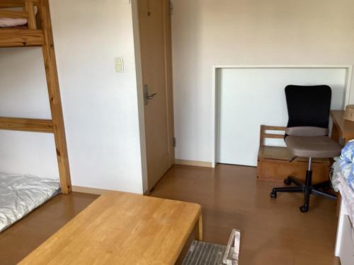 a room with a bed and a desk and a chair at ichihara homestay-stay with Japanese family - Vacation STAY 15787 in Ichihara