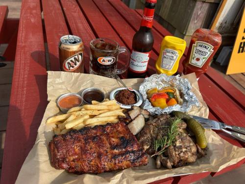 Jídlo v kempu nebo okolí