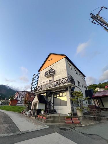 Pemandangan gunung umum atau pemandangan gunung yang diambil dari lodge