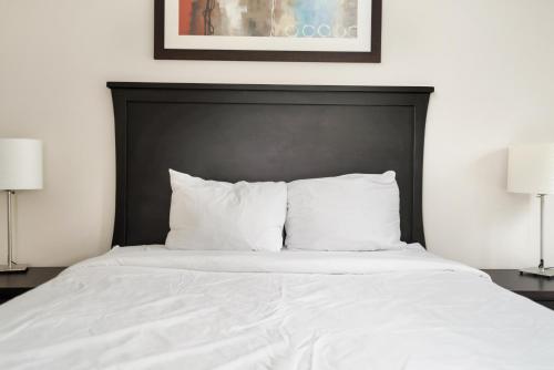 Afbeelding uit fotogalerij van 3BR Lakeside Unit in Harrison in Harrison Hot Springs