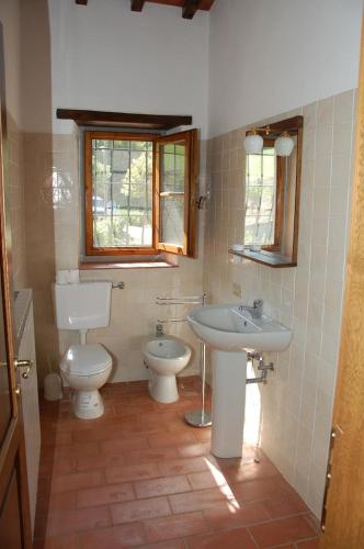 Koupelna v ubytování Agriturismo Casapasserini