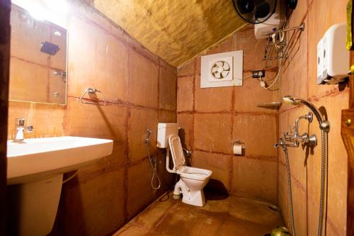 Koupelna v ubytování Wonder World Water Park And Resort