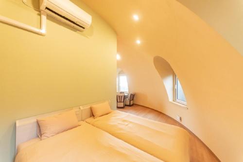 Giường trong phòng chung tại Cam Cam Dome House & SAUNA - Vacation STAY 42283v