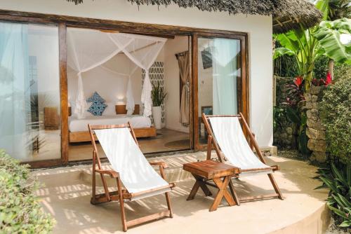 Zanbluu Beach Hotelにある庭