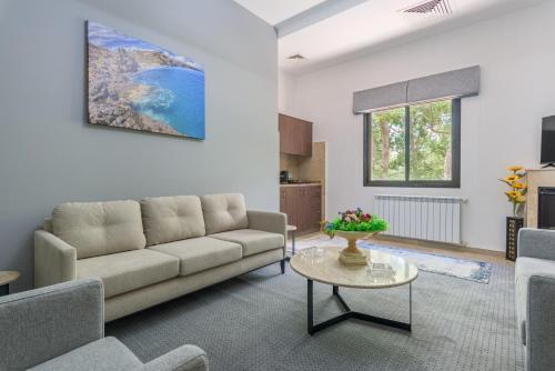 Posezení v ubytování Pearl of Faqra - Studios & Apartments