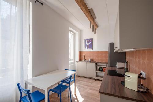 Apartment in the heart of Marseille well located photo 8