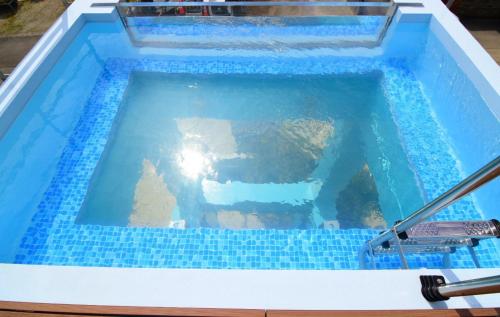 Bazén v ubytování The No,10 Miyako Pool villa - Vacation STAY 66928v nebo v jeho okolí