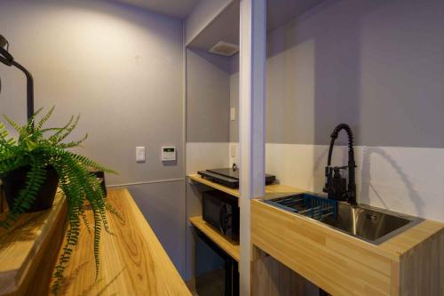 Nhà bếp/bếp nhỏ tại Hyuga Surf Camp 108 - Vacation STAY 87132v