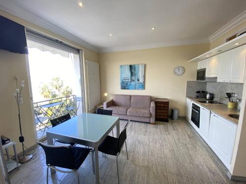 Cannes La Croisette - Studio face mer avec chambre cabine et balcon