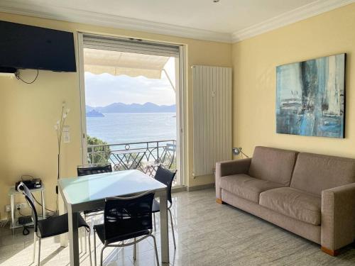 Cannes La Croisette - Studio face mer avec chambre cabine et balcon