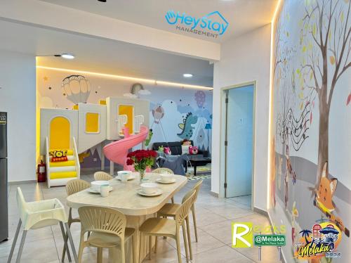 Posezení v ubytování Atlantis Residences Melaka by HeyStay Management