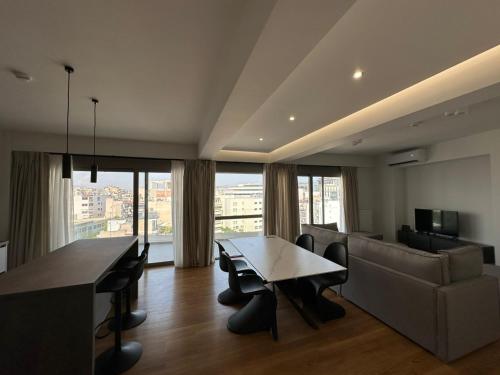 Niarchos Elegant Penthouse
