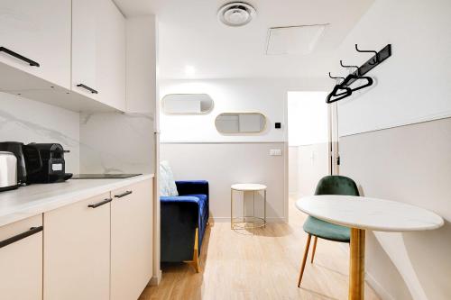 Modern flat - 1BD for 3P with AC