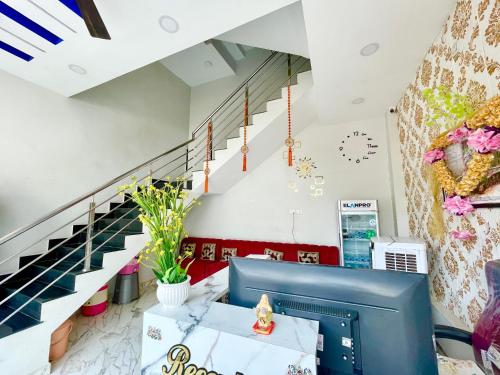 Posezení v ubytování UJJAIN HOTEL TEERUPATI - INN Near Shri Mahakaleshwar Jyotirlinga Temple - Fully Air conditioned Rooms Prime Location - A Superior Hoten In Ujjain
