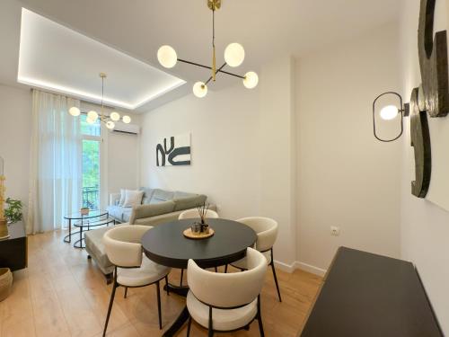 Luxury Downtown Apartment A1