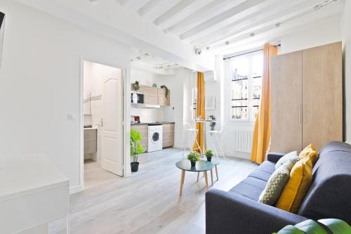 Kuchyň nebo kuchyňský kout v ubytování Pantheon Luxurious Studio Apartment-2P-Free Netflix