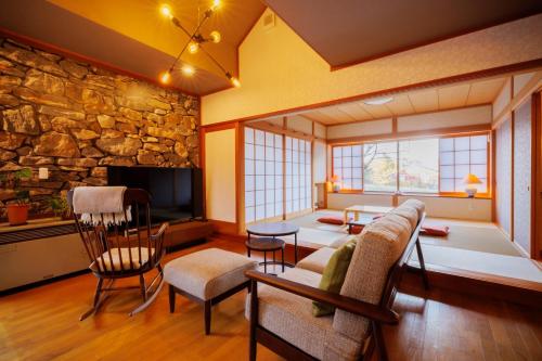 Χώρος καθιστικού στο ZAO Forest House 843 - Zao Sansuien Gaia Resort - Vacation STAY 54057v