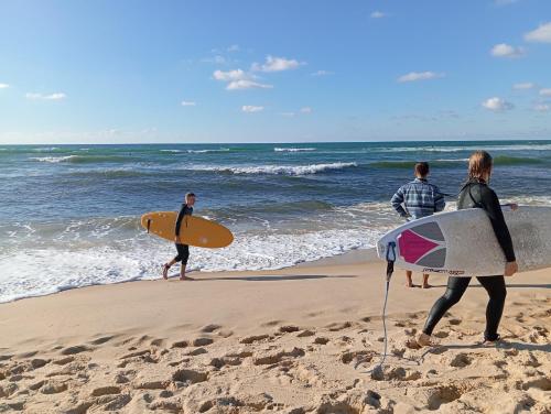 Gallery image of Surf familial house in Léon