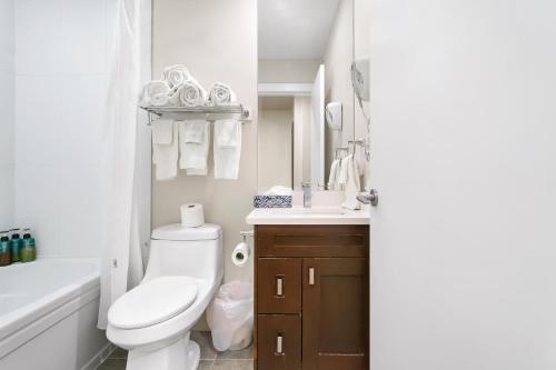 Afbeelding uit fotogalerij van 3BR Lakeside Retreat at Harrison in Harrison Hot Springs