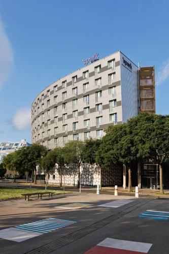 ホテルが所在する建物