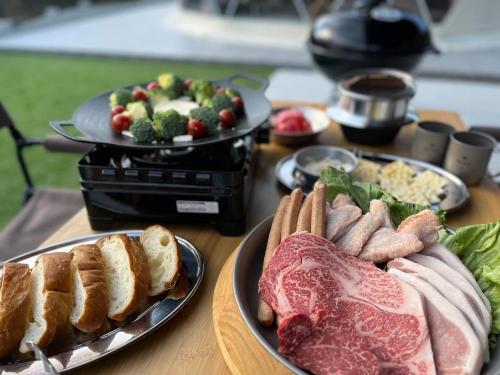 Makanan di atau berdekatan perkhemahan ini