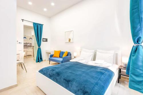 Central - NEW with Balcony - Charming