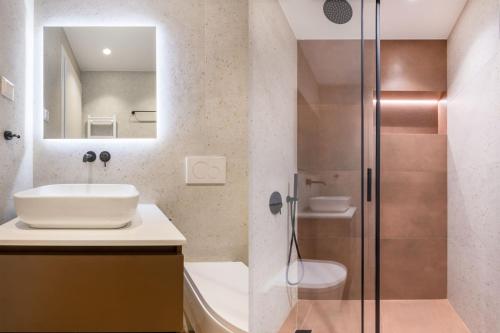 Psyrri Hideout - Chic 2BR Apartment by UPSTREET
