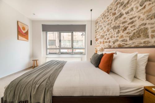 Psyrri Hideout - Chic 2BR Apartment by UPSTREET