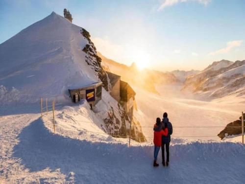 Το Chalet in Wilderswil with Jungfrau Views τον χειμώνα
