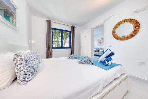 Casa Bella - Shared Pool and Terrace By Lanzarote Vacation Homes