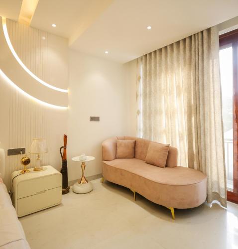 Posezení v ubytování Luxury 5 BHK Duplex Villa with jacuzzi