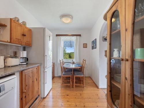 Dapur atau dapur kecil di Holiday Home Hůrka by Interhome