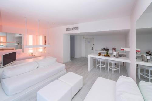 Η κουζίνα ή μικρή κουζίνα στο Hotel SU & Aqualand