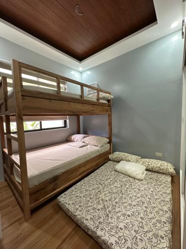 Katil atau katil-katil dalam bilik di Sierra Sky Cabin by RK