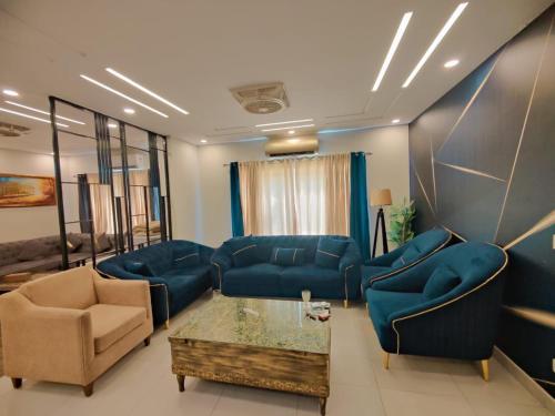 Posezení v ubytování brand new luxury house in overseas 5