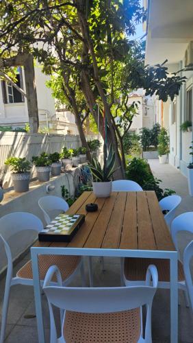 Gambar di galeri bagi OASIS Central 007 di Bandar Rhodes