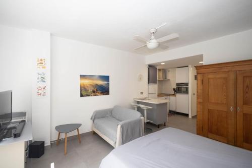 Cozy Loft & Seaside Views- 1 min Las Canteras